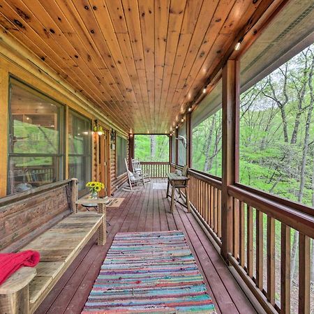 Peaceful Blue Ridge Cabin With Decks And Fire Pit ภายนอก รูปภาพ
