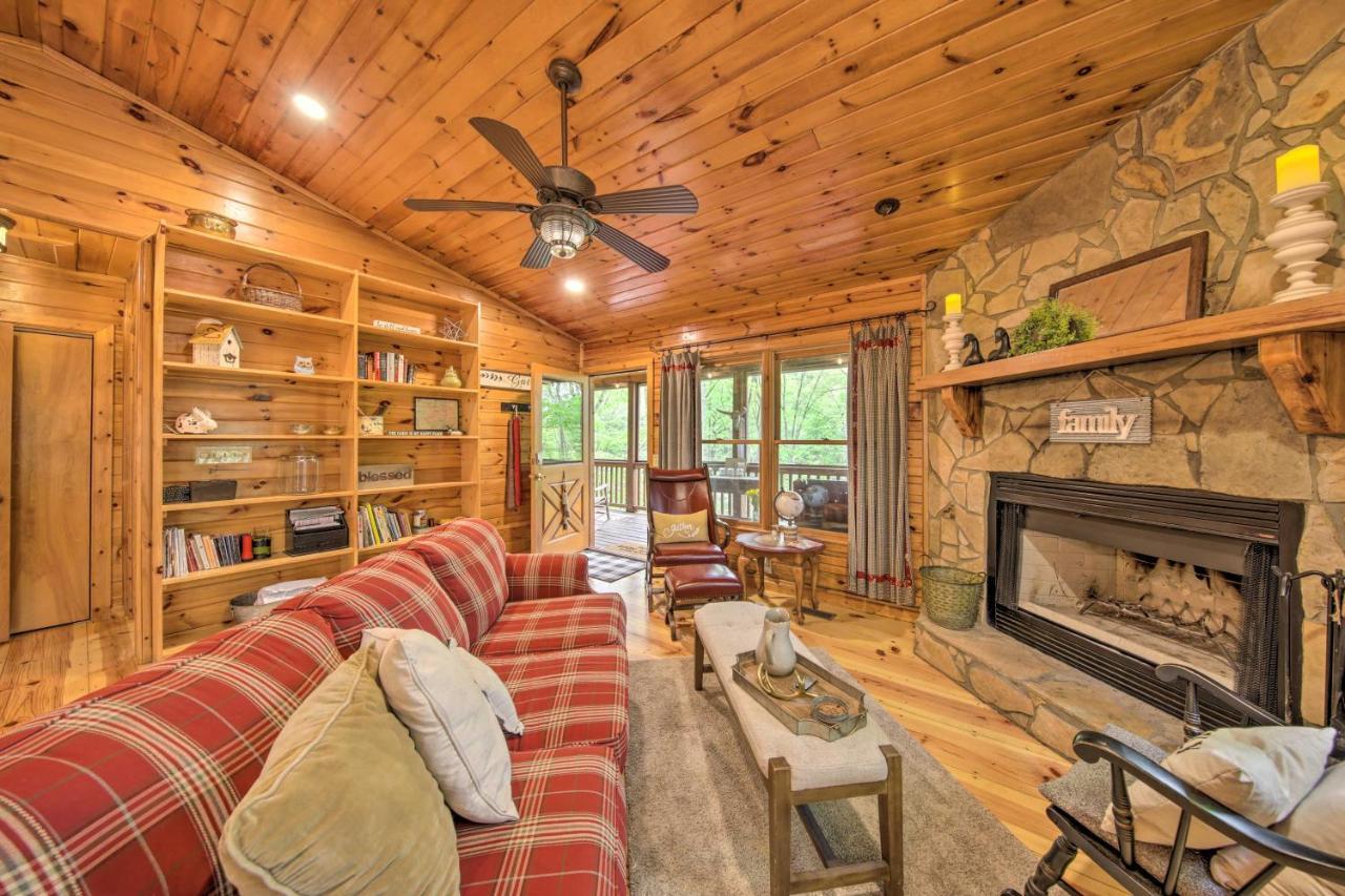 Peaceful Blue Ridge Cabin With Decks And Fire Pit ภายนอก รูปภาพ