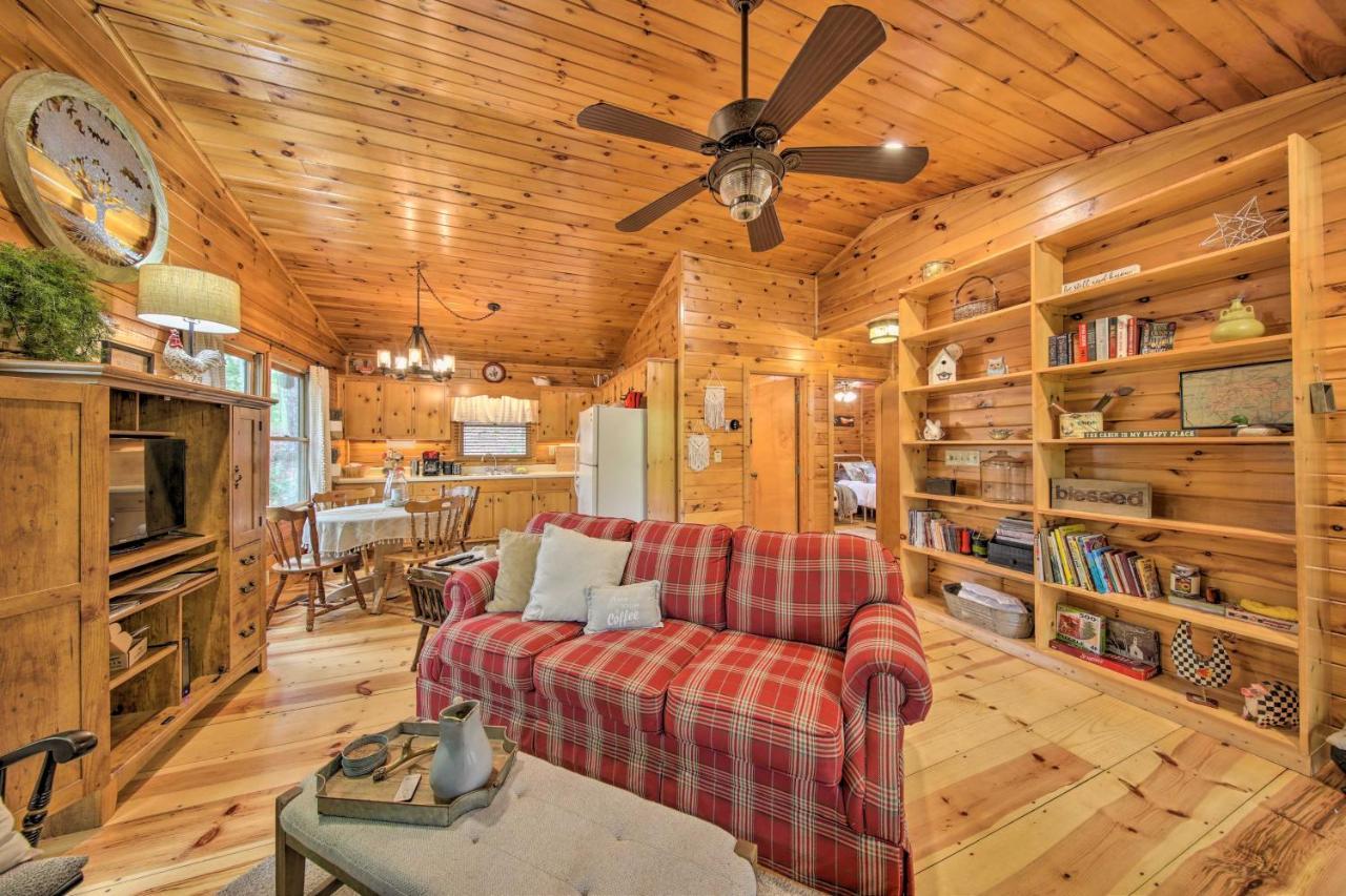 Peaceful Blue Ridge Cabin With Decks And Fire Pit ภายนอก รูปภาพ