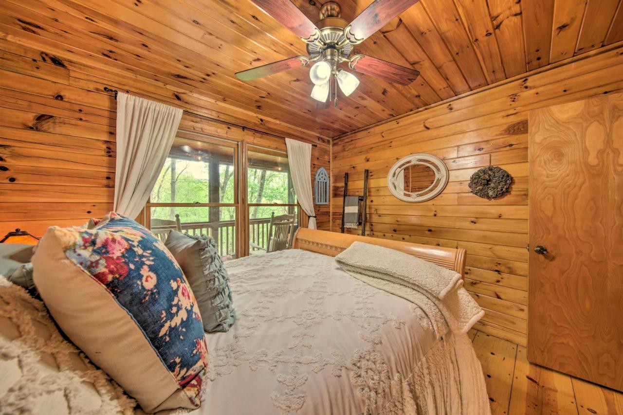 Peaceful Blue Ridge Cabin With Decks And Fire Pit ภายนอก รูปภาพ