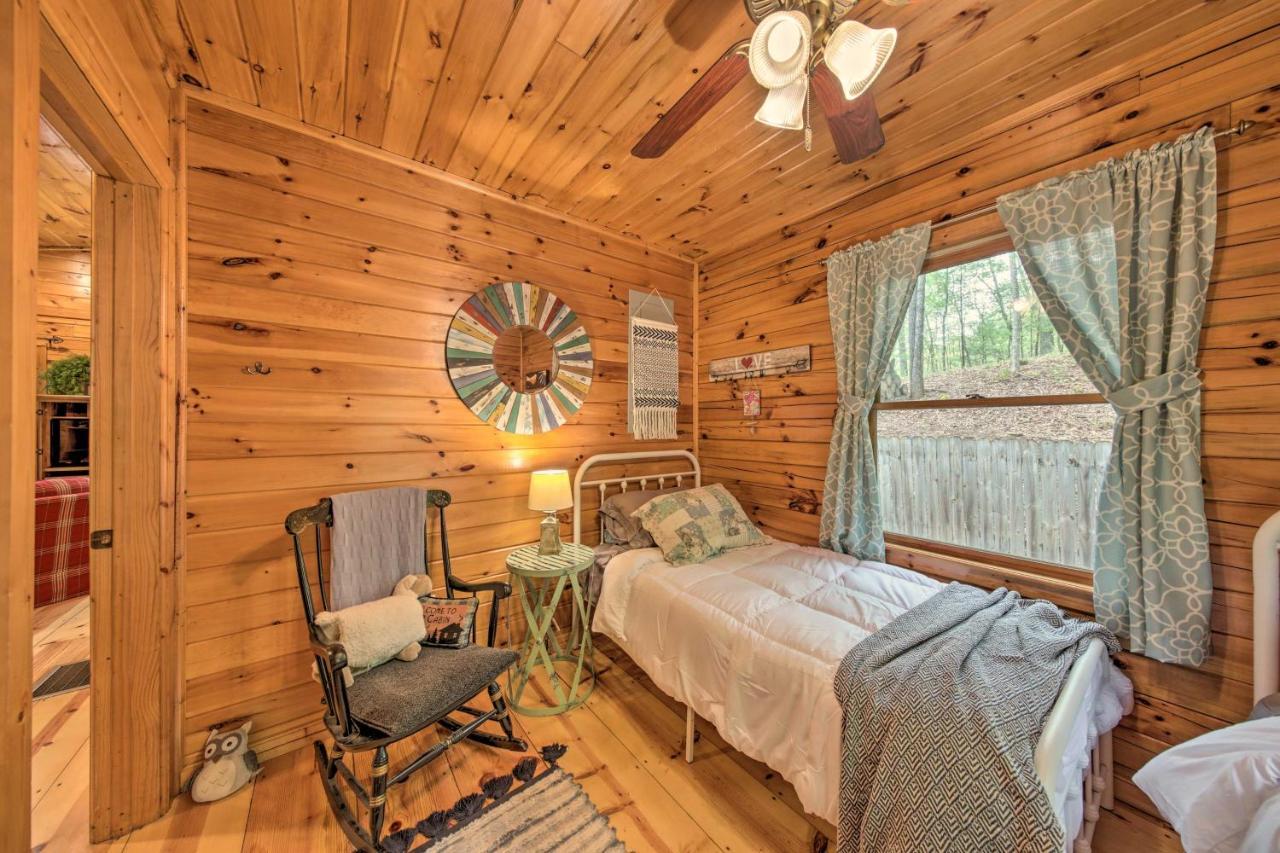 Peaceful Blue Ridge Cabin With Decks And Fire Pit ภายนอก รูปภาพ