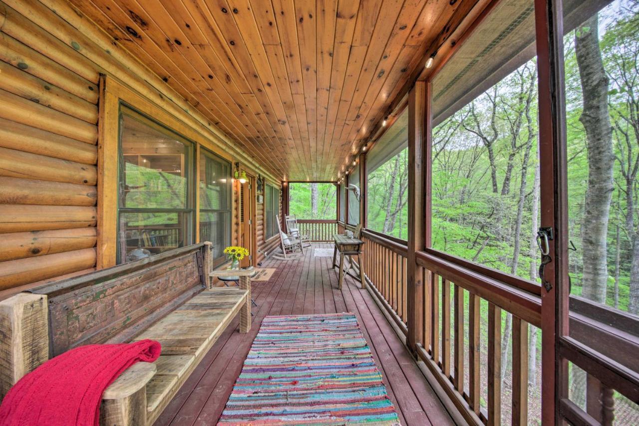 Peaceful Blue Ridge Cabin With Decks And Fire Pit ภายนอก รูปภาพ