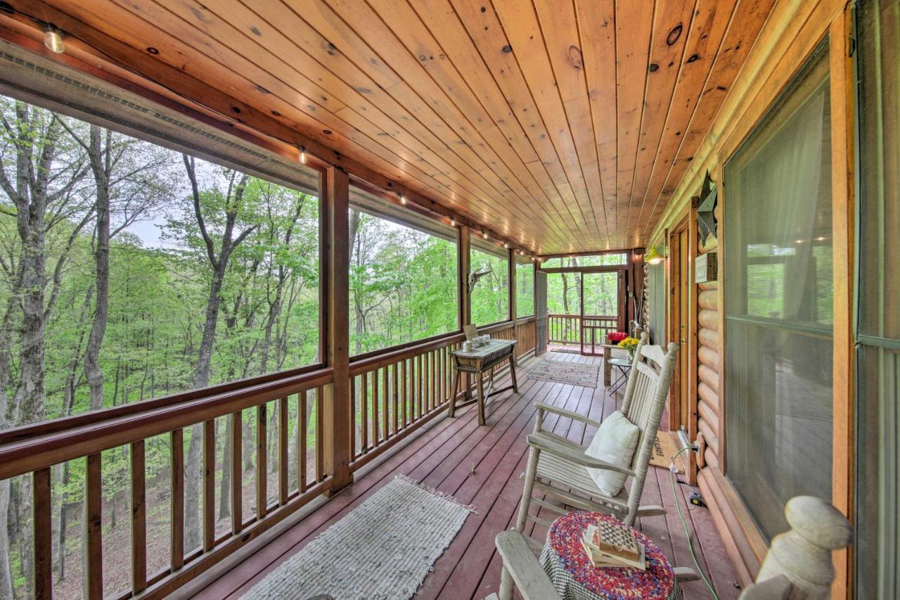 Peaceful Blue Ridge Cabin With Decks And Fire Pit ภายนอก รูปภาพ