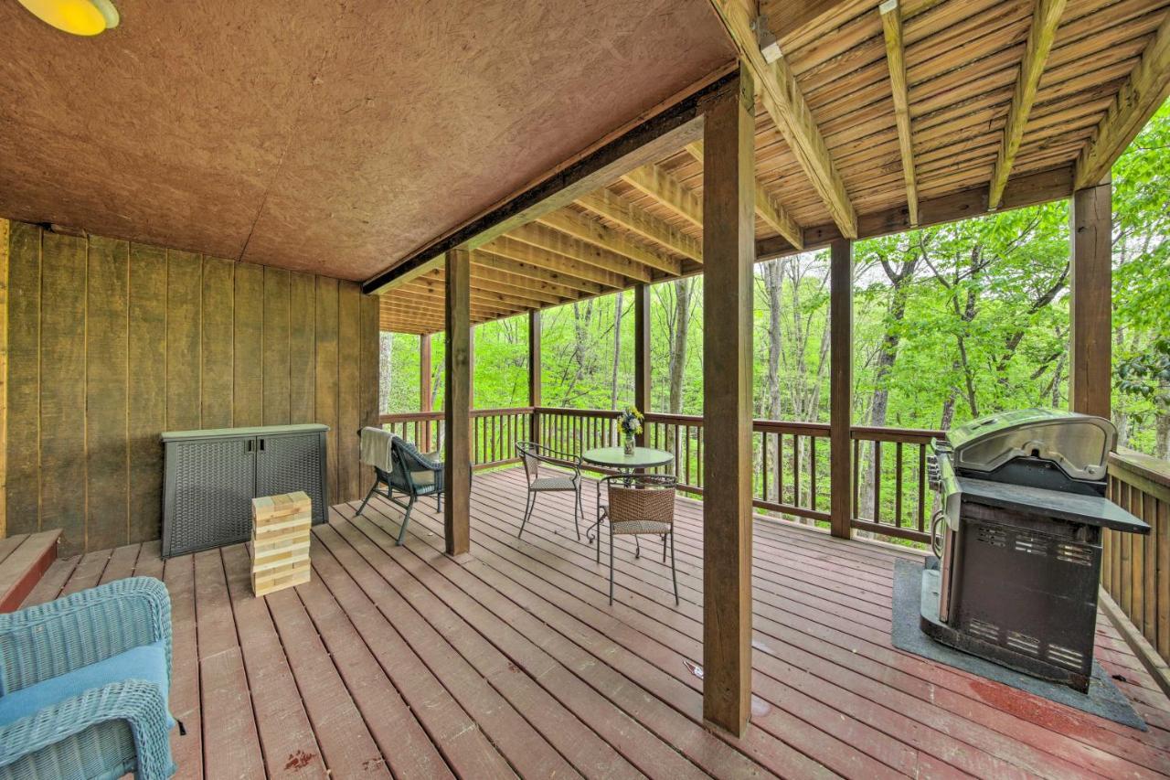 Peaceful Blue Ridge Cabin With Decks And Fire Pit ภายนอก รูปภาพ